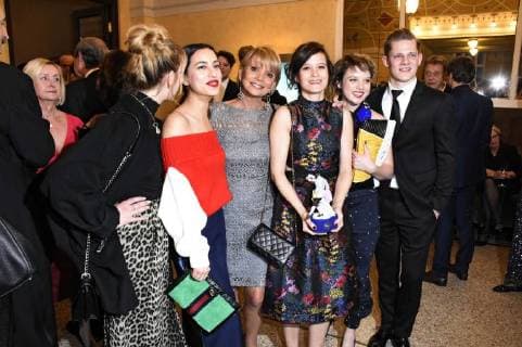 Anna Lena Klenke, Gizem Emre, Uschi Glas, Lena Schömann, Jella Haase und Max von der Groeben bei der Verleihung des 39. Bayerischen Filmpreises 2017 im Prinzregententheater. München, 19.01.2018