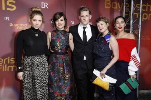 Anna Lena Klenke, Lena Schömann, Max von der Groeben, Jella Haase und Gizem Emre bei der Verleihung des 39. Bayerischen Filmpreises 2017 im Prinzregententheater. München, 19.01.2018