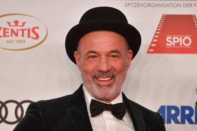 Heiner LAUTERBACH (Schauspieler),mit Melone, Einzelbild,angeschnittenes Einzelmotiv,Portraet,Portrait,Porträt.45.Deutscher Filmball-Roter Teppich,Red Carpet,am 20.01.2018. H o t e l B a y e r i s c h e r H o f,M u e n c h e n.