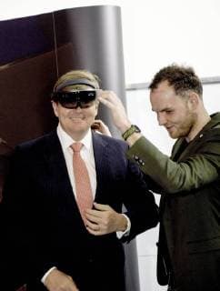 Entertainment Bilder der Woche Themen der Woche Bilder des Tages 23-01-2018 Snakeware King Willem-Alexander during his visit to the ICT digital specialist Snakeware in Sneek. Snakeware creates innovative digital productions.  Copyright: xPPE NIEBOERx