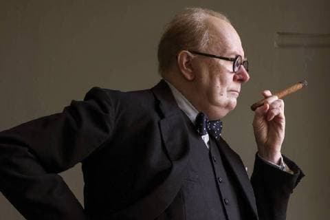 OSCARS. Bester Hauptdarsteller. Preisträger 2011-2020 January 23, 2018 - FILE - 90th Oscar Awards Nominations 2018 Nominees - ACTOR IN A LEADING ROLE - Gary Oldman, Darkest Hour - RELEASE DATE: November 22, 2017 TITLE: Darkest Hour STUDIO: DIRECTOR: Joe Wright PLOT: During the early days of WWII, the fate of Western Europe hangs on the newly-appointed British Prime Minister Winston Churchill, who must decide whether to negotiate with Hitler or fight on against incredible odds. STARRING: GARY OLDMAN as Winston Churchill. London United Kingdom - ZUMAl90_ 20180123_soc_l90_247 Copyright: xFocusxFeaturesx