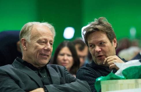 vl: Juergen TRITTIN und Robert HABECK (Umweltminister und stellv. Ministerpraesident von Schleswig Holstein, Schriftsteller und Publizist) 42. Bundesdelegiertenkonferenz der Partei Buendnis 90 Die Gruenen in der Arena Berlin in Berlin, Deutschland am 25.11.2017. *** VL Juergen TRITTIN and Robert HABECK of Minister of environment and Vice-Chair Minister President of Schleswig-Holstein writer and publicist 42 Federal delegates Conference of the Party Alliance 90 Greens in the Arena Berlin in Berlin, Germany on 25 11 2017