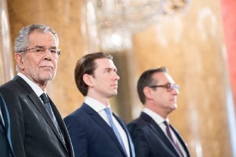 Wien 24.01.2018, Hofburg, Wien, Pyeongchang 2018, Vereidigung der Olympia-Mannschaft durch den Bundespraesidenten, im Bild Bundespraesident Alexander Van der Bellen, Bundeskanzler Sebastian Kurz (OeVP) und Vizekanzler Heinz-Christian Strache (FPOe) federal president of Austria Alexander Van der Bellen, Austrian Federal Chancellor Sebastian Kurz and Austrian Vice Chancellor Heinz-Christian Strache during the swearing-in of the Austrian National Olympic Committee for Pyeongchang 2018 at Hofburg in Vienna, Austria on 2018 01 24, *** Vienna 24 01 2018 Hofburg Vienna PyeongChang 2018 swearing the Olympic team by the Federal President on the image of President Alexander Van der Bellen Chancellor Sebastian Kurz ÖVP and Vice Chancellor Heinz Christian Strache s FPOe federal president of Austria Alexander van der Bellen, Austrian Federal Chance  EP_gru