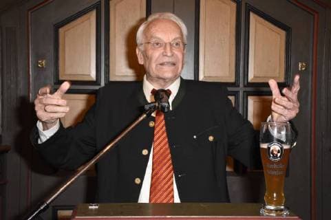 Edmund Stoiber beim Neujahrsempfang der CSU München Süd und Mitte im Ratskeller. München, 24.01.2018 *** Edmund Stoiber at the new year reception of the CSU of München Süd and Mitte in the Ratskeller Munich 24 01 2018 Foto:xP.xSchönbergerx xFuturexImage