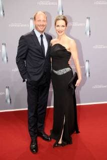 Johann von Bülow und Lisa Martinek bei der Ankunft zur Deutscher Fernsehpreis Verleihung am 26.01.2018 in Koeln Deutscher Fernsehpreis Verleihung 2018 in Koeln