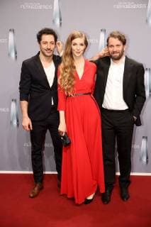Fahri Yardim, Pheline Roggan und Christian Ulmen bei der Ankunft zur Deutscher Fernsehpreis Verleihung am 26.01.2018 in Koeln Deutscher Fernsehpreis Verleihung 2018 in Koeln