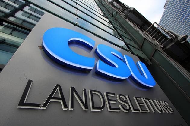 Das Franz Josef Strauss Haus mit der Zentrale der CSU Christlich Soziale Union in München Schwabing Nord, Bayern, Deutschland