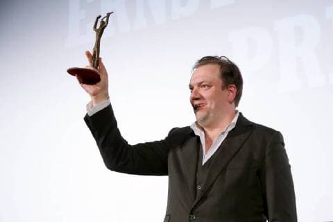 Der Schauspieler Charly Huebner wird am 28.01.2018 mit dem Ernst Lubitsch Preis fuer seine komoediantische Leistung im Film Magical Mystery oder: Die Rueckkehr des Karl Schmidt geehrt. Die Verleihung der traditionsreichen Trophaee erfolgte im Rahmen einer Gala im Kino Babylon in Berlin Mitte. Der Club der Filmjournalisten Berlin vergibt seit 1958 den Ernst-Lubitsch-Preis fuer die beste komoediantische Leistung im Deutschen Film. Berlin Germany