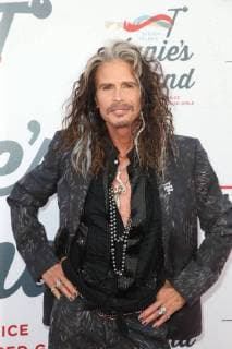 Steven Tyler bei der Ankunft zur Inaugural Janie s Fund Gala & GRAMMY Viewing Party am 28.01.2018 in Los Angeles Inaugural Janie s Fund Gala & GRAMMY Viewing Party in Los Angeles, 2018 *** Steven Tyler on the arrival to the inaugural Janie s Fund Gala GRAMMY viewing party on 28 01 2018 in Los Angeles inaugural Janie s Fund Gala GRAMMY viewing party in Los Angeles 2018 