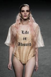Entertainment Bilder der Woche Themen der Woche January 29, 2018 - Madrid, Spain - A model presents the creations of Cherry Massia during a fashion show at the IFEMA as part of the 67th EGO Samsung Fashion Week Madrid in Madrid, Spain, 29 January 2018. Madrid Spain  - ZUMAn230 20180129_zaa_n230_057 Copyright: xOscarxGonzalezx