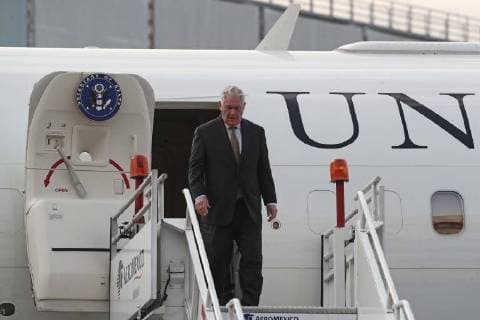 Ankunft von Rex Tillerson in Mexiko-Stadt February 1, 2018 - LLEGADA DEL SECRETARIO DE ESTADO DEL GOBIERNO DE EUA REX TILLERSON AL HANGAR DE LA UNIDAD ESPECIAL DE TRANSPORTE AEREO DEL ALTO MANDO EN EL AEROPUERTO INTERNACIONAL DE LA CIUDAD DE MEXICO PARA CUMPLIR UNA AGENDA EN EL PAIS COMO PARTE DE SU GIRA POR DIVERSOS PAISES DE LATINO AMERICA FOTO ALEJANDRO ACOSTA EL UNIVERSAL 01 02 20 18  - ZUMAu78_ 20180201_zaf_u78_051 Copyright: xAlejandroxAcostax