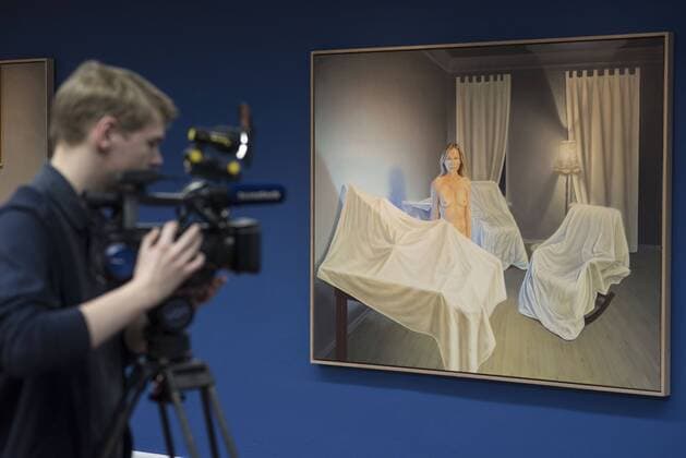 Presserundgang in der Kunsthalle Rostock zur Werkschau des Leipziger Künstler Erich Kissing vom 4. Februar bis 1. Mai 2018 unter dem Titel Erich Kissing und Kerstin. Maler und Modell mit etwa 60 Gemälden von Erich Kissing. Ein zweiter Teil der Ausstellung thematisiert die Bedeutung des Leipziger Modells Kerstin für Kissing und eine Reihe weiterer Künstler, darunter Michael Triegel und Günter Rössler. Rostock