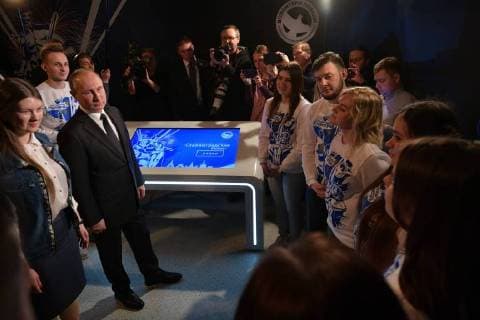 VOLGOGRAD, RUSSIA â€“ FEBRUARY 2, 2018: Russia s President Vladimir Putin (L front) meets with members of the Volunteers of Victory movement at the Russia My History museum. Alexei Druzhinin Russian Presidential Press and Information Office TASS  TS072088
