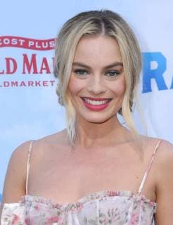 03 February 2018 - Los Angeles, California - Margot Robbie. Peter Rabbit Los Angeles Premiere held at The Grove. Photo Credit: Birdie Thompson AdMedia 223949 2018-02-03 CA Los Angeles Etats-Unis  Copyright: xAdMediax STAR_223949_005