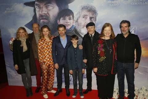 Lilou Fogli - Andre Penvern - Margaux Chatelier - Clovis Cornillac - Felix Bossuet - Tcheky Karyo - Anne Benoit CELEBRITES : Avant Premiere Belle et Sebastien 3 - Paris - 04 02 2018 MichaelBaucher Panoramic 
