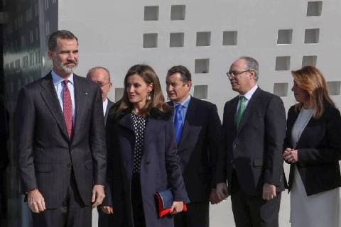 EN MALAGA, LLEGADA DE LOS REYES DE ESPANA PARA PRESIDEN EL ACTO DE ENTREGA DE LAS MEDALLAS DE ORO AL MERITO EN LAS BELLAS ARTES EN MALAGA Spanish Kings Felipe VI and Letizia Ortiz during the delivery of Gold Medals for Merit in Fine Arts 2018 in Malaga on Tuesday 06, February 2018. Cordon Press EP888  AlexxZea