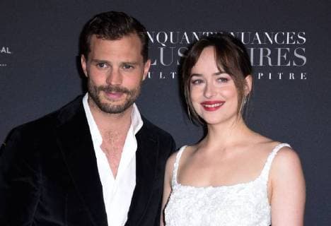 Fifty Shades of Grey 3 Premiere in Paris Jamie Dornan ( acteur ) - Dakota Johnson ( actrice ) lors du photocall pour l avant premiere du film 50 NUANCES PLUS CLAIRES a Paris CELEBRITES : Avant premiere du film 50 NUANCES PLUS CLAIRES - Paris - 06 02 2018 FedericoPestellini Panoramic 