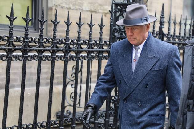 February 6, 2018 - New York, New York, U.S. - American actor BRUCE WILLIS is seen leaving a set of recording of the movie Motherless Brooklyn in Manhattan. New York U.S.  - ZUMABRUC 20180206_mda_v122_007 Copyright: xWilliamxVolcovx