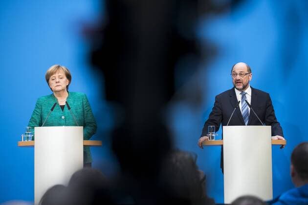Bilder des Tages Angela Merkel und Martin Schulz waehrend eine Pressekonferenz zur Ankuendigung des Erreichten Kompromiss beim Koalitionsvertrag in der CDU-Bundesparteizentrale Konrad-Adenauer-Haus in Berlin am 7. Februar 2018. Koalitionsverhandlungen in Berlin