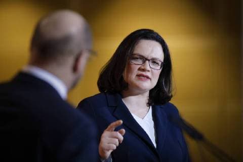 Themen der Woche Bilder des Tages Martin Schulz, SPD Parteivorsitzender, und Andrea Nahles, SPD Fraktionsvorsitzende, geben eine Pressekonferenz im Willy-Brandt-Haus. 07.02.2018, Berlin. Berlin Deutschland *** Martin Schulz, SPD of Party Chairman and Andrea Nahles SPD parliamentary group Chairman give a press conference in the Willy Brandt House 07 02 2018 Berlin Berlin Germany Copyright: xXanderxHeinl photothek.netx