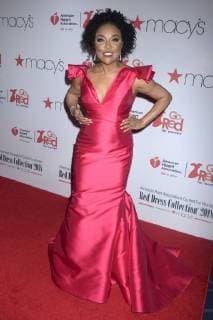 Lynn Whitfield bei der Red Dress Collection 2018 Fashion Show während der New York Fashion Week im Hammerstein Ballroom. New York, 08.02.2018