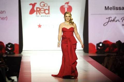Melissa Joan Hart bei der Red Dress Collection 2018 Fashion Show während der New York Fashion Week im Hammerstein Ballroom. New York, 08.02.2018 *** Melissa Joan Hart red fashion show dress collection at the 2018 during New York Fashion Week in the Hammerstein Ballroom New York 08 02 2018 Foto:xD.xVanxTinex xFuturexImage