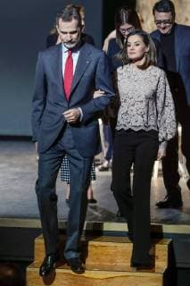 Spain s King Felipe VI (L) and Queen Letizia arrive for the 2017 Design and Innovation Awards handover ceremony in Madrid, Spain, 12 February 2018. The Design and Innovation Awards are given by Spanish Economy, Industry and Competitiveness Ministry. Royal Couple chairs Design and Innovation Awards ceremony !ACHTUNG: NUR REDAKTIONELLE NUTZUNG!  Copyright: xEmilioxNaranjox GRAF9734 20180212-636540400348425786