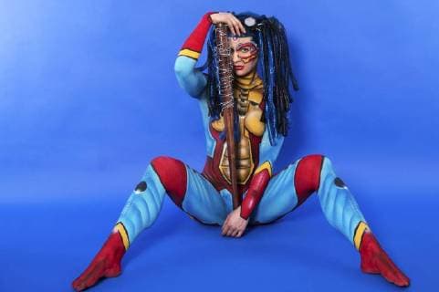Bilder des Tages GEEK ART - Bodypainting meets SciFi, Fantasy and more: Hulk vs Iron Quinn Photoshooting mit Model Sarah als Iron Quinn im Fotostudio Schubert. Niedernwöhren, 13.02.2018 - Ein Projekt des Fotografen Tschiponnique Skupin und des Bodypainters und Transformakers Enrico Lein