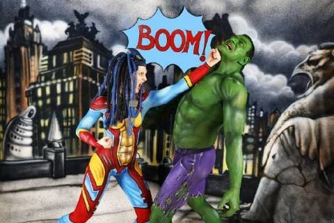 GEEK ART - Bodypainting meets SciFi, Fantasy and more: Hulk vs Iron Quinn Photoshooting mit den Models Sarah und Fred als Iron Quinn und Hulk in einer Comic-Kulisse im Fotostudio Schubert. Niedernwöhren, 13.02.2018 - Ein Projekt des Fotografen Tschiponnique Skupin und des Bodypainters und Transformakers Enrico Lein