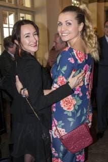 Maike von Bremen und Jessica Boehrs bei der Verleihung des Blaue Blume Award 2018 im Restaurant Grosz. Berlin, 14.02.2018