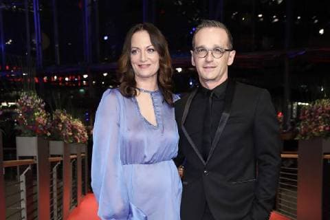Natalia Wörner und Heiko Maas bei der Eroeffnung der 68. Berlinale mit der Film Premiere von Isle of Dogs - Ataris Reise am 15.02.2018 in Berlin Berlinale Opening mit der Isle of Dogs Film Premiere in Berlin, 2018 *** Natalia Wörner and Heiko Maas at the opening of the 68 Berlin Film Festival with the film premiere of Isle of dogs Atari travel on 15 02 2018 in Berlin Berlinale opening with the Isle of dogs movie premiere in Berlin 2018 
