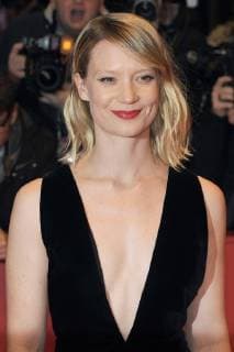 Australian actress Mia Wasikowska attends The 68th Berlinale International Film Festival Premiere of Damsel at the Berlinale Palace in Berlin on February 16, 2018.  LON20180216210 PAULxTREADWAY