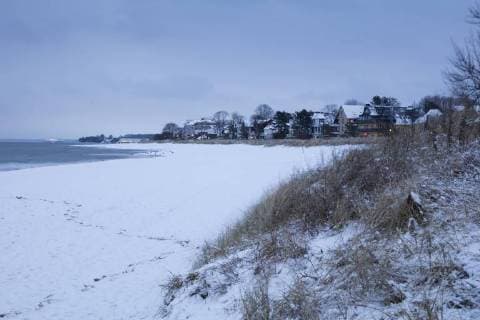 Schnee an der Ostseeküste, Niendorf, Timmendorfer Strand, Lübecker Bucht, Schleswig-Holstein, Deutschland, Europa Copyright: imageBROKER/WilfriedxWirth ibxdwh04641050.jpg