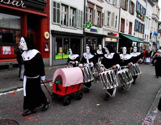 20, 02.2018 Basel Fasnacht,Strassenfasnacht. Bild zeigt Gruppe Drummler Brauchtum