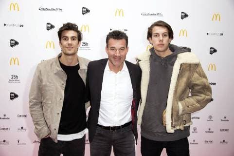 Carl-Uwe Charly Steeb mit seinen Söhnen Luke und Jeremy beim 99Fire Films Award 2018 während der Berlinale 2018 im Admiralspalast. Berlin, 21.02.2018
