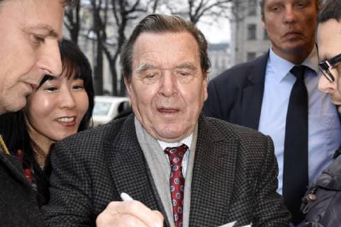 Gerhard Schröder mit Freundin Kim So-yeon bei der 15. Verleihung des Best Brands Award im Hotel Bayerischer Hof. München, 21.02.2018