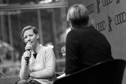 Schauspielerin Sandra Hüller im Gespräch mit dem Deutschlandfunk Kultur in der Audi Berlinale Lounge anlässlich der 68. Berlinale snapshot-photography xK.M.Krause