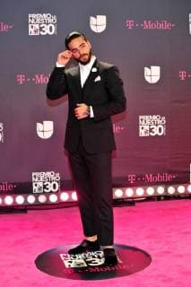 Colombian singer Maluma poses on his arrival to the carpet of the 30th edition of the Lo Nuestro Award to the Latin Music, at the American Airlines Arena in Miami, USA, 22 February 2018. Famous and popular Latinos parade in carpet of Lo Nuestro Award !ACHTUNG: NUR REDAKTIONELLE NUTZUNG!  Copyright: xGIORGIOxVIERAx MIA00 20180223-636549555718899071