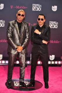 Puerto Rican singers Wisin (L) and Yandel (R) pose on his arrival to the carpet of the 30th edition of the Lo Nuestro Award to the Latin Music, at the American Airlines Arena in Miami, USA, 22 February 2018. Famous and popular Latinos parade in carpet of Lo Nuestro Award !ACHTUNG: NUR REDAKTIONELLE NUTZUNG!  Copyright: xGIORGIOxVIERAx MIA00 20180223-636549582576171071