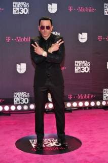 Puerto Rican singer Yandel poses on his arrival to the carpet of the 30th edition of the Lo Nuestro Award to the Latin Music, at the American Airlines Arena in Miami, USA, 22 February 2018. Famous and popular Latinos parade in carpet of Lo Nuestro Award !ACHTUNG: NUR REDAKTIONELLE NUTZUNG!  Copyright: xGIORGIOxVIERAx MIA00 20180223-636549583440222815