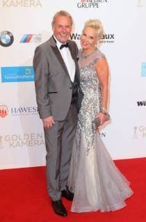 Jörg Wontorra + Freundin Susanne Bausch bei der Verleihung der Goldene Kamera in der Messe-Hamburg, Karolinenstrasse Copyright imago stock&people GmbH Tinkeres Datum: 22.02.2018 Goldene Kamera