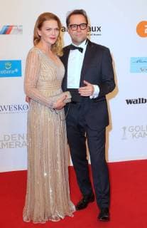 Anna Loos + Mann Jan Josef Liefers bei der Verleihung der Goldene Kamera in der Messe-Hamburg, Karolinenstrasse Copyright imago stock&people GmbH Tinkeres Datum: 22.02.2018 Goldene Kamera