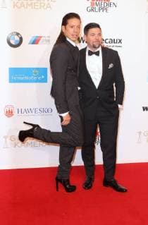 Jorge Gonzalez + Tim Mälzer bei der Verleihung der Goldene Kamera in der Messe-Hamburg, Karolinenstrasse Copyright imago stock&people GmbH Tinkeres Datum: 22.02.2018 Goldene Kamera