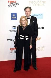 Sabine Postel mit Begleitung bei der 53. Verleihung der Goldenen Kamera 2018 in der Hamburg Messe. Hamburg, 22.02.2018