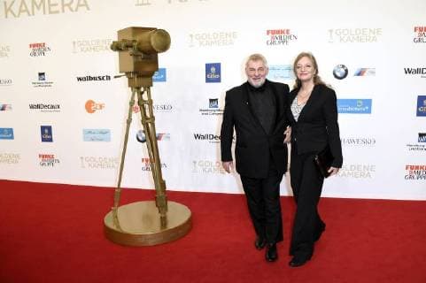 Heinz Hoenig mit Lebensgefährtin Gabriele Lechner bei der 53. Verleihung der Goldenen Kamera 2018 in der Hamburg Messe. Hamburg, 22.02.2018