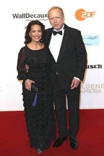 Tom Buhrow mit Freundin Daniela Boff bei der 53. Verleihung der Goldenen Kamera 2018 in der Hamburg Messe. Hamburg, 22.02.2018