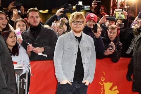 Bilder des Tages Ed Sheeran attending the Songwriter premiere at the 68th Berlin International Film Festival Berlinale 2018 at Friedrichstadt-Palast on February 23, 2018 in Berlin, Germany. *** Ed Sheeran attending the Songwriter Premiere at the 68th Berlin International Film Festival Berlinale 2018 at Friedrichstadt Palast on February 23, 2018 in Berlin Germany Foto:xF.xKernx xFuturexImage