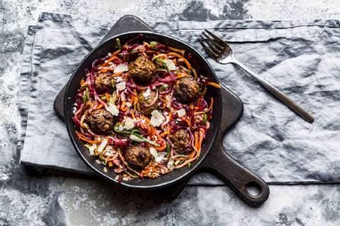 Vegetable balls with Zoodles, carrot and beetroot spaghetti  SARF03471