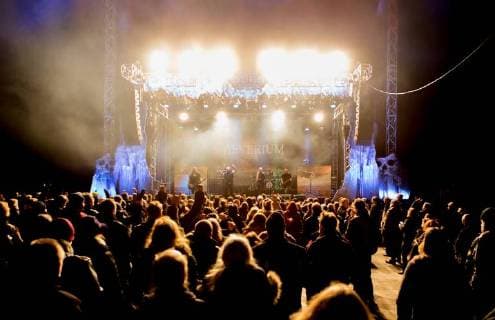 Themen der Woche Bilder des Tages Wacken Wacken Winternights 2018 Zum besten Newcomerfestival des vergangenen Jahres gewaehlt erfuellte die 2ten Winternights alle Erwartungen. Viele Dinge wurden auf Wunsch der Fans verbessert und dies kam beim Publikum sichtbar gut an. So gab es ein frostiges und rockiges Fest mit vielen Mittelalterelementen bei Temperaturen von Minus 3 Grad. Foto Jacobs *** Wacken Wacken Winternights 2018 Voted the best newcomer festival of the past year, the 2nd Winternights met all expectations Many things were improved at the request of the fans and this was clearly visible to the audience So there was a frosty and rocking party with many medieval elements at temperatures of minus 3 degrees Photo Jacobs Copyright: xDirkxJacobs EP_djs