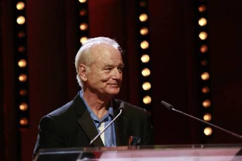Bill Murray nimmt für Wes Anderson den Silbernen Bären für die Beste Regie entgegen und spricht anschließend auf der Bühne der Abschlussveranstaltung der 68. Berlinale am 24.02.2018 in Berlin im Berlinale Palast Bill Murray nimmt für Wes Anderson den Silbernen Bären für die Beste Regie entgegen und spricht anschließend auf der Bühne der Abschlussveranstaltung der 68. Berlinale am 24.02.2018 in Berlin im Berlinale Palast
